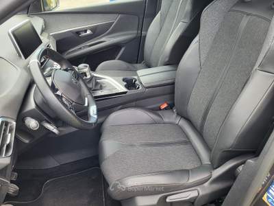 Peugeot 3008 PEUGEOT 3008 1.5 BlueHDI 130cv. GT-LINE UNIPRO' Grigio usata Bari