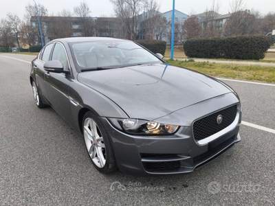 Jaguar XE 2,0 180CV- AUTOMATICA-EURO 6- MOTORE NUO usata Brescia