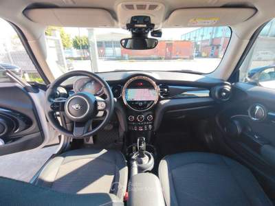 MINI Clubman 3 Porte Cooper Essential 1.5 Twin Power Turbo usata Asti