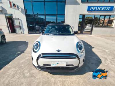 MINI Clubman 3 Porte Cooper Essential 1.5 Twin Power Turbo usata Asti