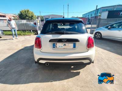 MINI Clubman 3 Porte Cooper Essential 1.5 Twin Power Turbo usata Asti