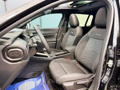 Jeep Avenger 1.2 Turbo 110 CV MHEV Summit Grigio usata Sant'Anastasia
