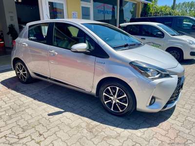 Toyota Yaris Yaris 1.5 Hybrid 5p. Active Argento usata Sesto Fiorentino