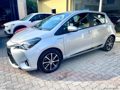 Toyota Yaris Yaris 1.5 Hybrid 5p. Active Argento usata Sesto Fiorentino