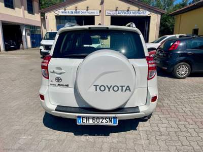 Toyota RAV4 RAV4 Crossover 2.2 D-4D 150 CV Exclusive Bianco usata Sesto Fiorentino