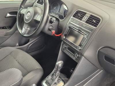 Volkswagen Polo 1.6 TDI 90CV DPF DSG 5p. Highline Nero usata Villaricca