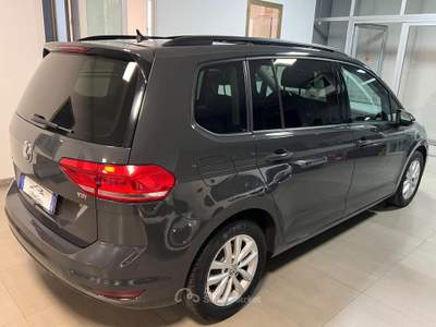 Volkswagen Touran VOLKWAGEN TOURAN 7 POSTI CAMBIO AUTOMATICO CON COM usata BORGARO TORINESE
