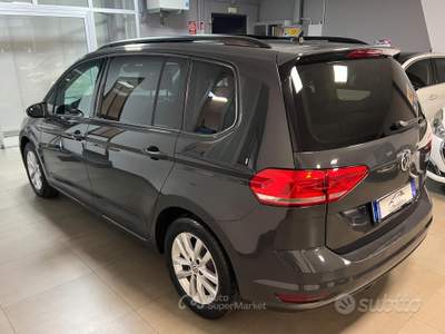 Volkswagen Touran VOLKWAGEN TOURAN 7 POSTI CAMBIO AUTOMATICO CON COM usata BORGARO TORINESE