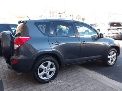 Toyota RAV4 5 Porte RAV4 2.2 d-4d Luxury 177cv usata Ribera