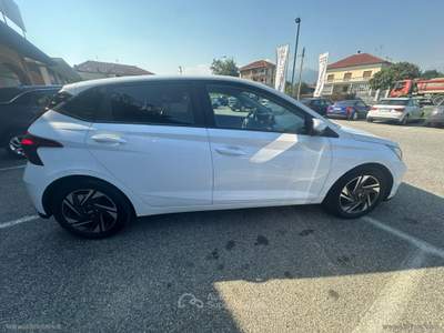 Hyundai i20 i20 1.2 MPI MT Bose NEOPATENTATI Bianco usata Villanova Canavese