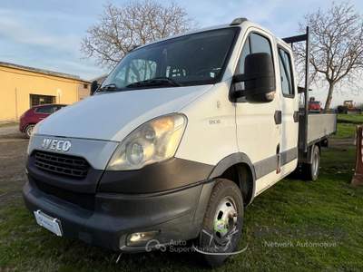 Iveco Daily 35 C13 d.cab. p.xl. Bianco usata San Giorgio del Sannio