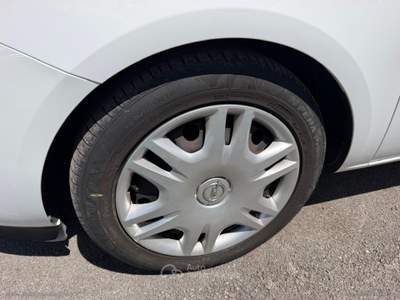 Opel Corsa Corsa 1.3CDTI ecoF.95 S&S aut. 5p. n-Joy C. AUT. OUTLET! Bianco usata Qualiano