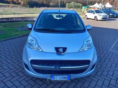Peugeot 107 107 1.0 12v Active (plaisir) 5p 2tronic FL Argento usata Corciano
