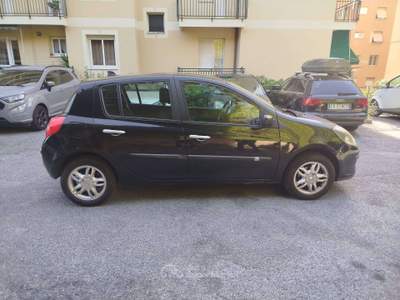 Renault Clio Clio III 2005 5p 1.2 16v Confort Nero usata Genova