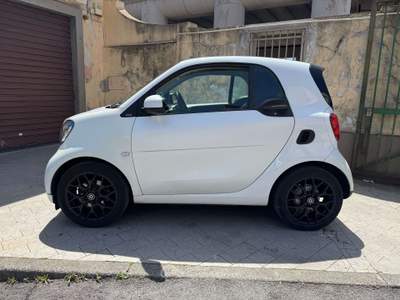 Smart ForTwo Fortwo III 1.0 Passion 71cv twinamic Bianco usata Genova