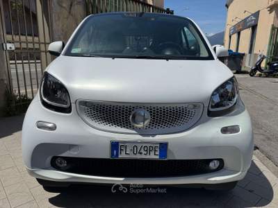 Smart ForTwo Fortwo III 1.0 Passion 71cv twinamic Bianco usata Genova