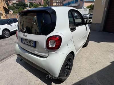 Smart ForTwo Fortwo III 1.0 Passion 71cv twinamic Bianco usata Genova
