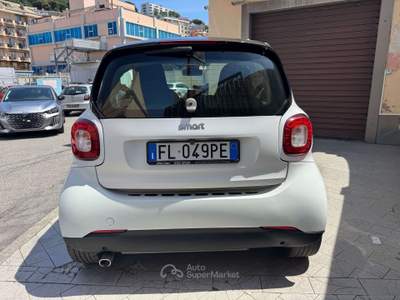 Smart ForTwo Fortwo III 1.0 Passion 71cv twinamic Bianco usata Genova