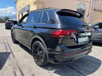 Volkswagen Tiguan 1.5 tsi R-Line 150cv dsg Black pach Prezzo reale Nero usata Genova