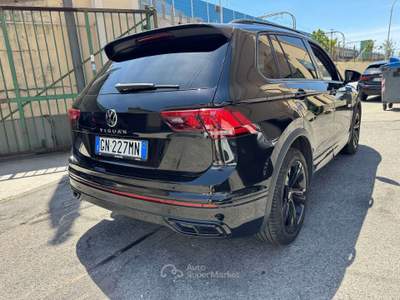Volkswagen Tiguan 1.5 tsi R-Line 150cv dsg Black pach Prezzo reale Nero usata Genova
