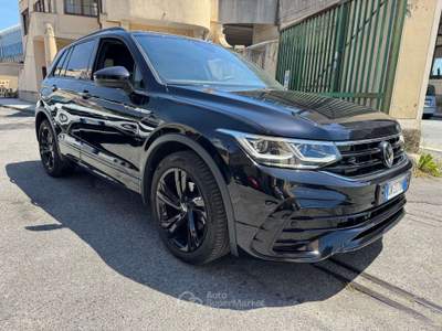 Volkswagen Tiguan 1.5 tsi R-Line 150cv dsg Black pach Prezzo reale Nero usata Genova