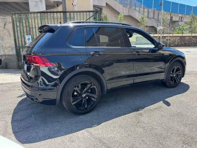 Volkswagen Tiguan 1.5 tsi R-Line 150cv dsg Black pach Prezzo reale Nero usata Genova