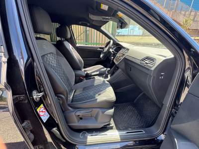 Volkswagen Tiguan 1.5 tsi R-Line 150cv dsg Black pach Prezzo reale Nero usata Genova