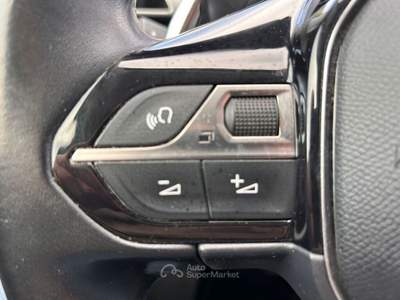 Peugeot 3008 Allure Pack 130cv EAT8 Grigio usata Monopoli