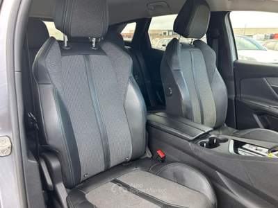 Peugeot 3008 Allure Pack 130cv EAT8 Grigio usata Monopoli