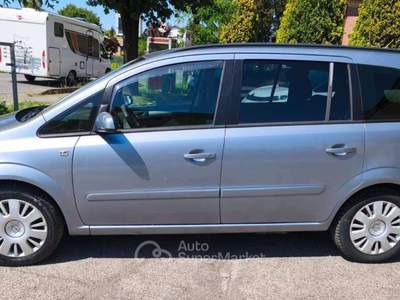 Opel Zafira Zafira II 1.6 Cosmo ecoM 94cv Grigio usata Modena