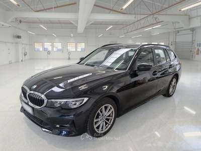 BMW Serie 3 320d BMW SERIE 3 320D XDRIVE 48V BUSINESS ADVANTAGE TOURING AUT STATION WAGON usata Casei Gerola