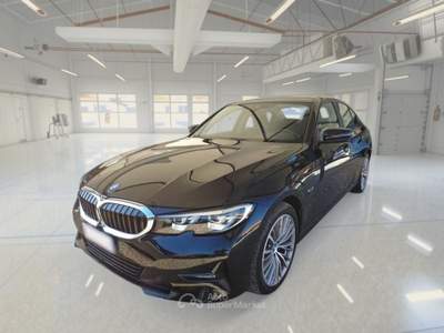 BMW Serie 3 330e BMW SERIE 3 330E BUSINESS ADVANTAGE AUT. 4 PORTE BERLINA usata Roma