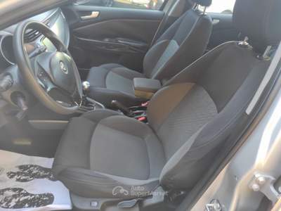Alfa Romeo Giulietta Alfa romeo Giulietta 1.6 MTJ 105CV 6M Sensori nav lega Usb Argento usata Sant'Egidio del Monte Albino