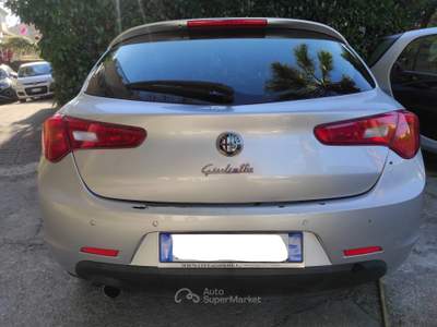 Alfa Romeo Giulietta Alfa romeo Giulietta 1.6 MTJ 105CV 6M Sensori nav lega Usb Argento usata Sant'Egidio del Monte Albino