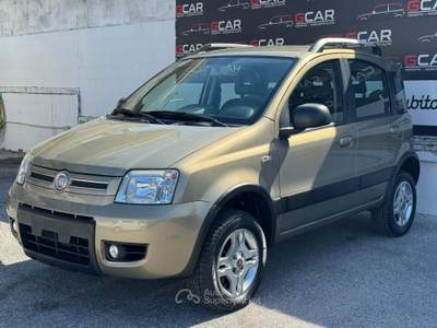 Fiat Panda Fiat Panda 1.3 MJT 16V 4x4 Climbing Oro usata Giugliano in Campania