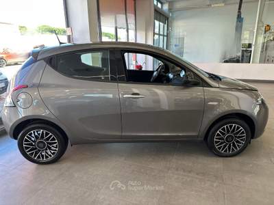 Lancia Ypsilon  - ypsilon 1.0 firefly hybrid platino s&s 70cv Grigio usata Roma