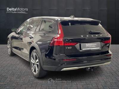 Volvo V60  - v60 cross country 2.0 b4 ultimat Nero usata Montecosaro