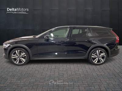Volvo V60  - v60 cross country 2.0 b4 ultimat Nero usata Montecosaro