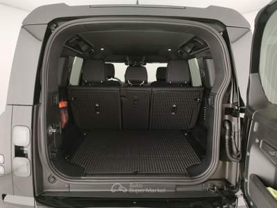 Land Rover Defender Defender 110 3.0d i6 mhev x-dynamic se awd 200cv auto Nero usata Porto Mantovano