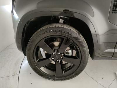 Land Rover Defender Defender 110 3.0d i6 mhev x-dynamic se awd 200cv auto Nero usata Porto Mantovano