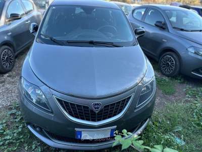 Lancia Ypsilon  - ypsilon 1.0 firefly hybrid platino s&s 70cv Grigio usata Roma