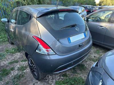 Lancia Ypsilon  - ypsilon 1.0 firefly hybrid platino s&s 70cv Grigio usata Roma