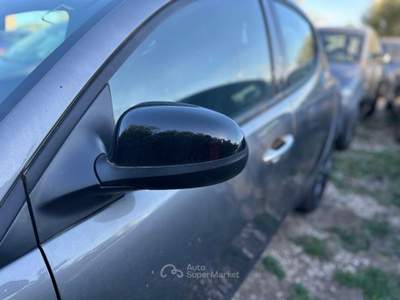 Lancia Ypsilon  - ypsilon 1.0 firefly hybrid platino s&s 70cv Grigio usata Roma