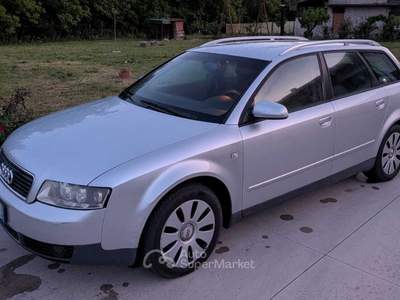 Audi A4 Cambio manuale. Veicolo in buone condizioni generali Argento usata ARPINO