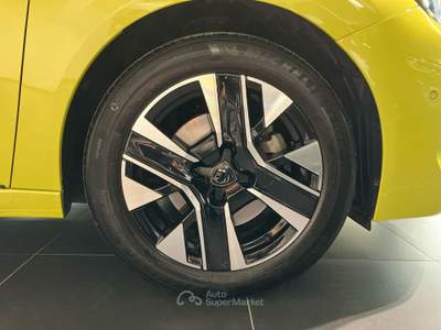 Peugeot 208 208 1.2 PureTech 100cv Allure S&S Giallo usata Como