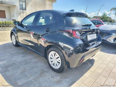 Toyota Yaris Yaris 1.5 Hybrid 5p. Active Argento usata Somma Vesuviana