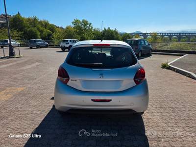 Peugeot 208 5 porte Allure usata Cuneo