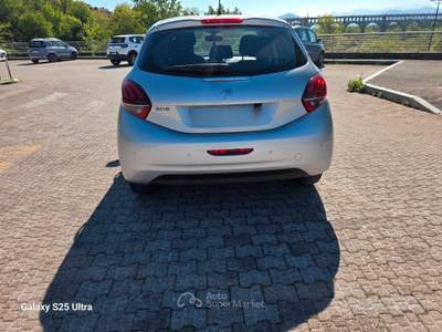 Peugeot 208 5 porte Allure usata Cuneo