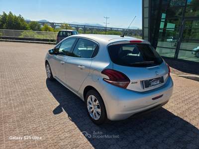Peugeot 208 5 porte Allure usata Cuneo