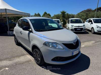 Lancia Ypsilon Ypsilon III 2015 1.2 Gold ecochic Gpl 69cv 2018 Grigio usata Latina